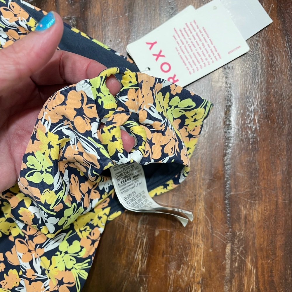 NWT Roxy bikini bottoms - Picture 3 of 4